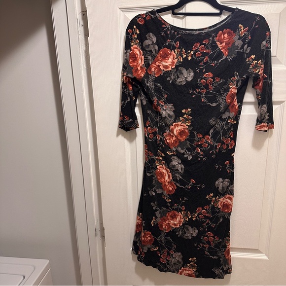 EUC Latched Mama Quarter Sleeve Nursing Midi Dress, Black Floral, Medium - Picture 4 of 8